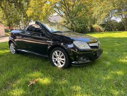 Schwarz Gebraucht 2006 Opel Tigra Edition Cabrio | 2.200 € (Fairer Preis)