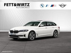 Mineralweiss metallic Gebraucht 2021 BMW 520 Luxury Line Kombi | 28.745 € (Superpreis)
