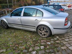 Silber Gebraucht 2007 Skoda 105 Limousine | 5.500 €