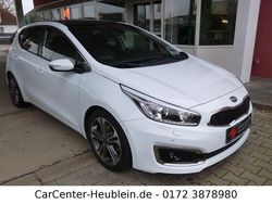 Weiß Gebraucht 2016 Kia Ceed Kleinwagen | 14.999 € (Etwas zu teuer)
