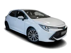 Weiss Gebraucht 2023 Toyota Corolla Team Limousine | 27.349 € (Etwas zu teuer)