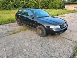 Schwarz Gebraucht 2000 Audi A4 Kombi | 400 € (Superpreis)
