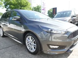 Grau Gebraucht 2018 Ford Focus ST-Line Limousine | 13.490 € (Superpreis)