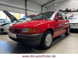 Rot Gebraucht 1991 Opel Astra Limousine | 7.499 €