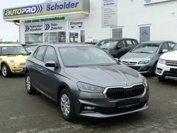 Grau Neu 2024 Skoda Fabia Selection Limousine | 21.900 € (Guter Preis)