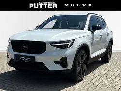 Weiss Neu 2025 Volvo XC40 Plus SUV | 48.890 €