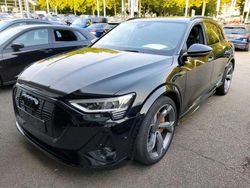 Brillantschwarz Gebraucht 2022 Audi e-tron Comfort SUV | 43.530 € (Fairer Preis)