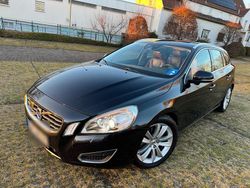 Schwarz Gebraucht 2012 Volvo V60 Kombi | 9.200 €
