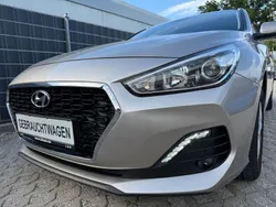 Weiß Gebraucht 2019 Hyundai i30 Trend Kombi | 13.999 € (Fairer Preis)