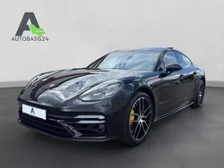 Tiefschwarzmetallic Gebraucht 2020 Porsche Panamera Turbo S Limousine | 84.900 €