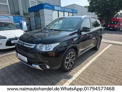 Schwarz Gebraucht 2015 Mitsubishi Outlander Classic Collection Plus SUV | 17.500 € (Teuer)