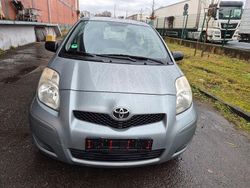 Silber Gebraucht 2010 Toyota Yaris Cool Limousine | 3.750 € (Fairer Preis)
