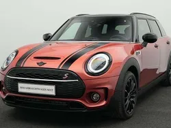 Rot Gebraucht 2024 Mini Cooper S Clubman Kombi | 31.660 € (Guter Preis)