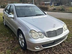 Silber Gebraucht 2004 Mercedes C200 Limousine | 3.600 € (Fairer Preis)