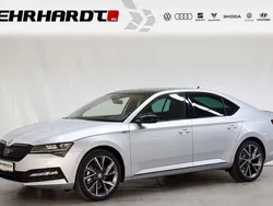 Brilliantsilber metallic Gebraucht 2024 Skoda Superb SportLine Limousine | 45.990 € (Fairer Preis)