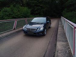 Grau Gebraucht 2010 Mercedes E220 Avantgarde Limousine | 13.800 €