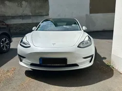 Weiß Gebraucht 2020 Tesla Model 3 Standard Range Plus Limousine | 22.400 € (Fairer Preis)