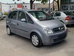 Grau Gebraucht 2003 Opel Meriva Van / Kleinbus | 2.950 € (Fairer Preis)