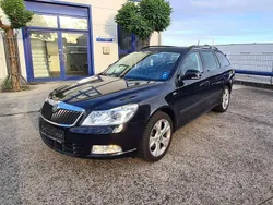 Cerna magic/black magic Gebraucht 2012 Skoda Octavia Family Kombi | 5.999 € (Guter Preis)
