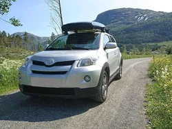 Silber Gebraucht 2009 Toyota Urban Cruiser SUV | 3.799 €