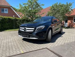 Schwarz Gebraucht 2016 Mercedes GLA200 SUV | 17.999 € (Etwas zu teuer)