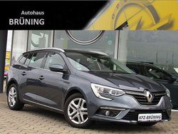Grau Gebraucht 2017 Renault Mégane IV Limousine | 11.950 € (Fairer Preis)