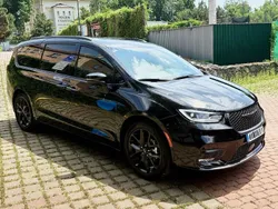 Schwarz Gebraucht 2023 Chrysler Pacifica SUV | 31.700 € (Superpreis)