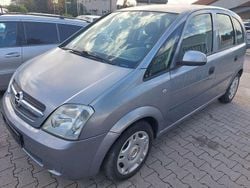 Grau Gebraucht 2003 Opel Meriva Van / Kleinbus | 2.985 € (Fairer Preis)