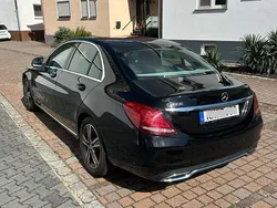 Schwarz Gebraucht 2016 Mercedes C200 Avantgarde Limousine | 22.999 € (Fairer Preis)