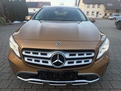 Beige Gebraucht 2017 Mercedes GLA200 SUV | 14.990 € (Guter Preis)