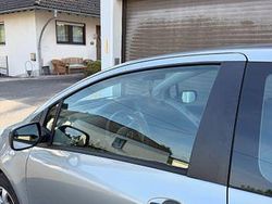 Silber Gebraucht 2006 Toyota Yaris Limousine | 3.300 € (Etwas zu teuer)