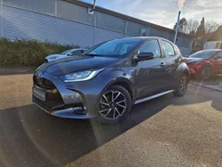 Marlingrau (metallic) Gebraucht 2021 Toyota Yaris Hybrid Team Kleinwagen | 18.490 € (Fairer Preis)