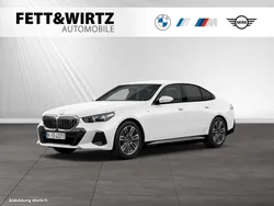 Weiss Gebraucht 2024 BMW i5 M Sport Limousine | 55.555 € (Teuer)