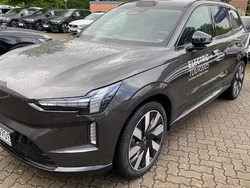 Platinum grey Gebraucht 2025 Volvo EX90 Ultra SUV | 86.890 €