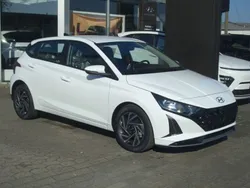 Weiß Neu 2025 Hyundai i20 Trend Limousine | 20.590 € (Fairer Preis)