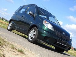 Grün Gebraucht 2003 Toyota Yaris Kombi | 6.999 €