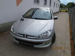 Silber Gebraucht 2006 Peugeot 206 Limousine | 2.990 € (Etwas zu teuer)