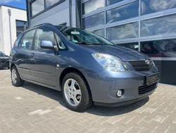 Grau Gebraucht 2003 Toyota Corolla Verso Van / Kleinbus | 2.490 € (Fairer Preis)