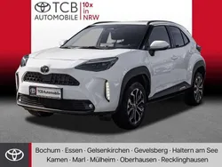 Schneeweiß Gebraucht 2024 Toyota Yaris Cross Team SUV | 24.989 € (Guter Preis)