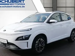 Atlas white / sol Gebraucht 2023 Hyundai Kona Select SUV | 20.900 € (Guter Preis)