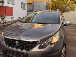 Grau Gebraucht 2017 Peugeot 2008 SUV | 7.499 € (Fairer Preis)