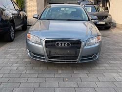 Grau Gebraucht 2005 Audi A4 Limousine | 2.200 € (Guter Preis)