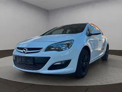 Weiß Gebraucht 2015 Opel Astra Selection Limousine | 8.790 € (Guter Preis)