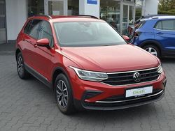Rot Gebraucht 2022 VW Tiguan Life SUV | 25.990 € (Guter Preis)