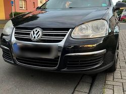 Schwarz Gebraucht 2007 VW Golf V Kombi | 3.000 € (Fairer Preis)
