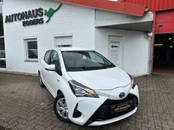 Weiß Gebraucht 2018 Toyota Yaris Hybrid Comfort Kleinwagen | 11.980 € (Fairer Preis)