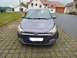 Grau Gebraucht 2017 Hyundai i20 YES! Limousine | 9.600 € (Fairer Preis)