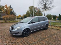 Grau Gebraucht 2011 Opel Zafira Family Van / Kleinbus | 3.600 € (Fairer Preis)