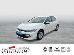 Oryxweiß perlmutteffekt Gebraucht 2024 VW Golf VIII Basis Limousine | 23.495 € (Fairer Preis)