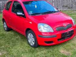 Rot Gebraucht 2004 Toyota Yaris Kleinwagen | 2.250 € (Etwas zu teuer)